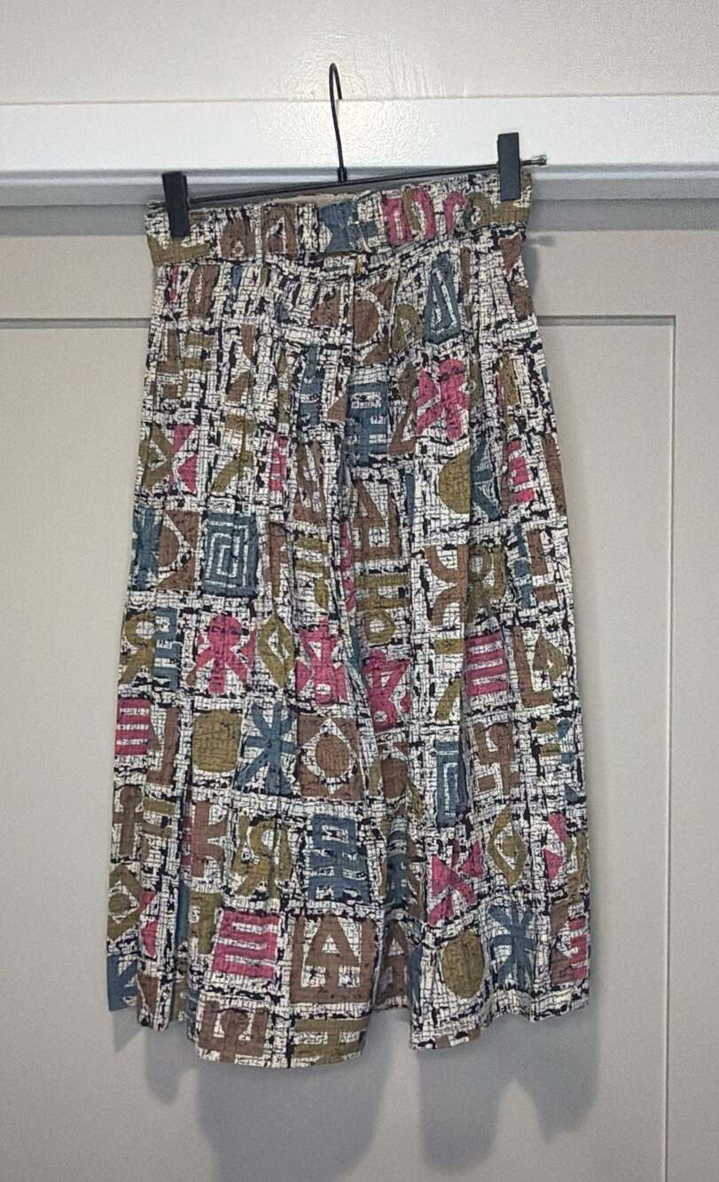 Geiger Collection Abstract Geometric Print Pleated Midi Skirt